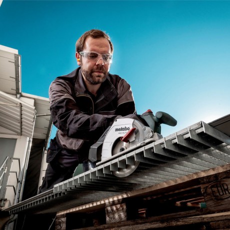 Аккумуляторная дисковая пила по металлу Metabo MKS 18 LTX 58 600771840