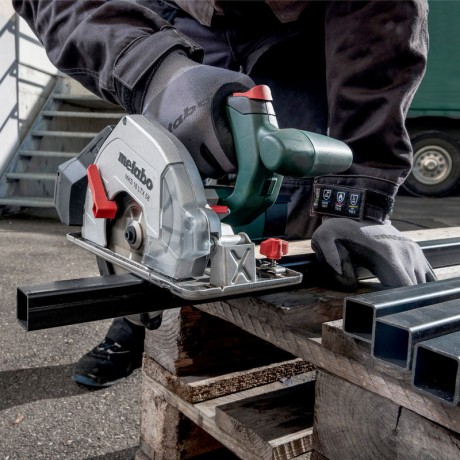 Аккумуляторная дисковая пила по металлу Metabo MKS 18 LTX 58 600771840