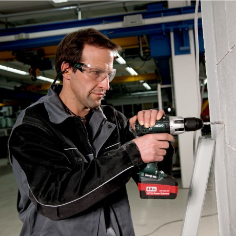 Аккумуляторная ударная дрель Metabo SB 18 LT 602103890