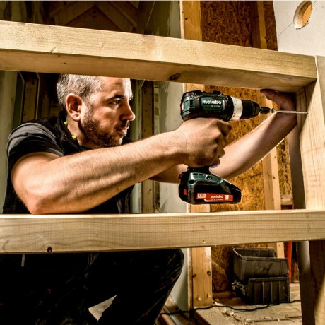 Аккумуляторная ударная дрель Metabo SB 18 LT BL 602316840